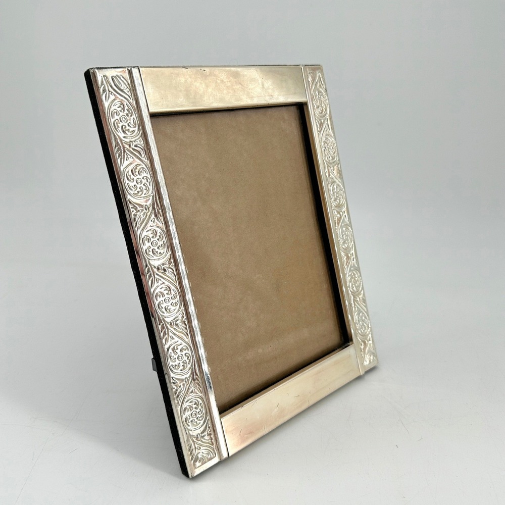 FETCO Silver Tone Embossed‎ Floral Scroll Picture Frame Vintage Tabletop 5x7